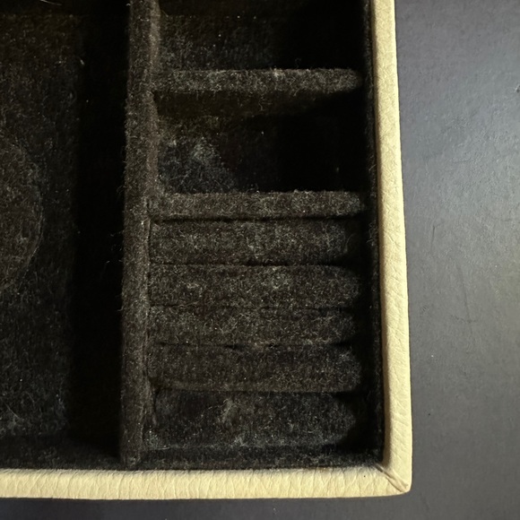 Leather Pandora jewelry box - Picture 6 of 6